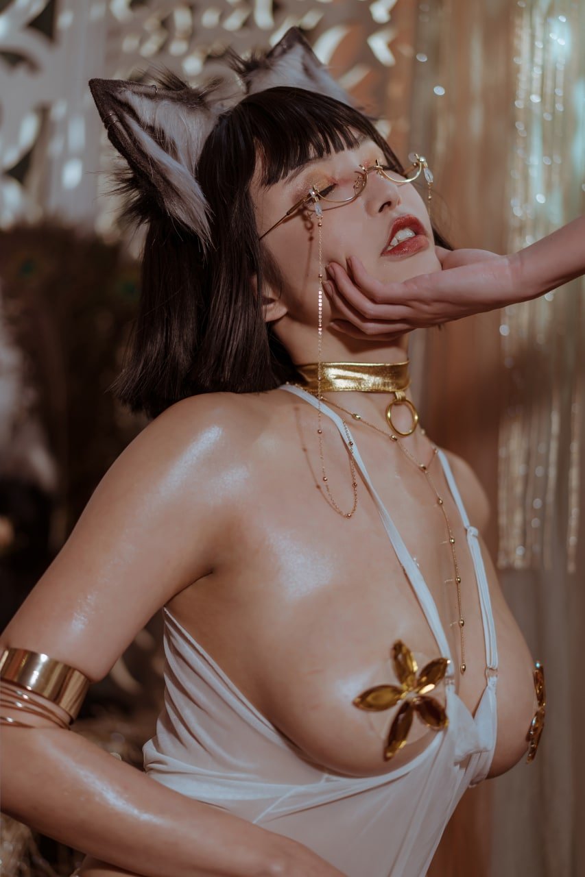 ကြိုက်ကုန်းမလေး တင်မေနှင့်သူဇာ ညီအမ cover